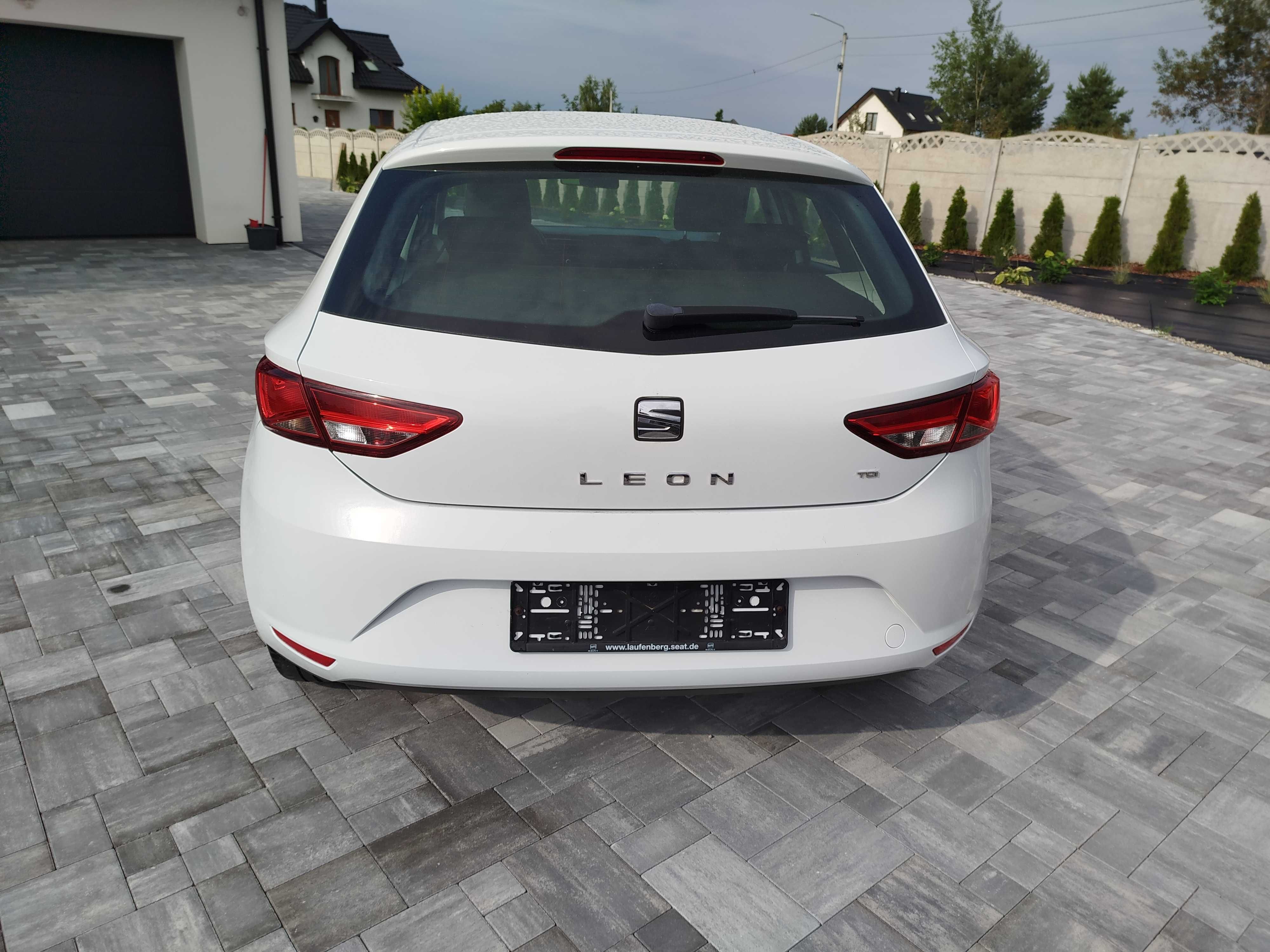 Seat Leon 1,6 TDI biała perła serwis w oryginale z Niemiec super stan