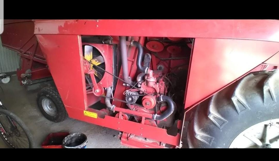 Kombajn Massey Ferguson 16