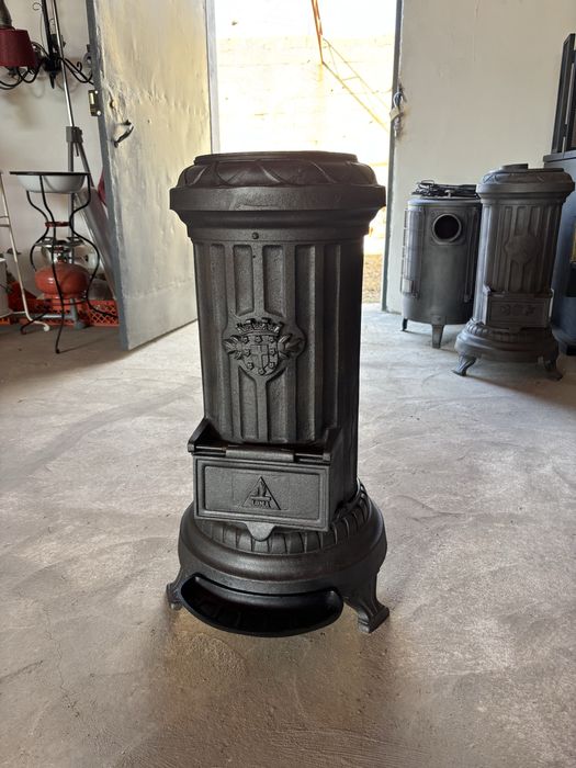 Salamandra antiga em ferro fundido LOMA – excelente estado