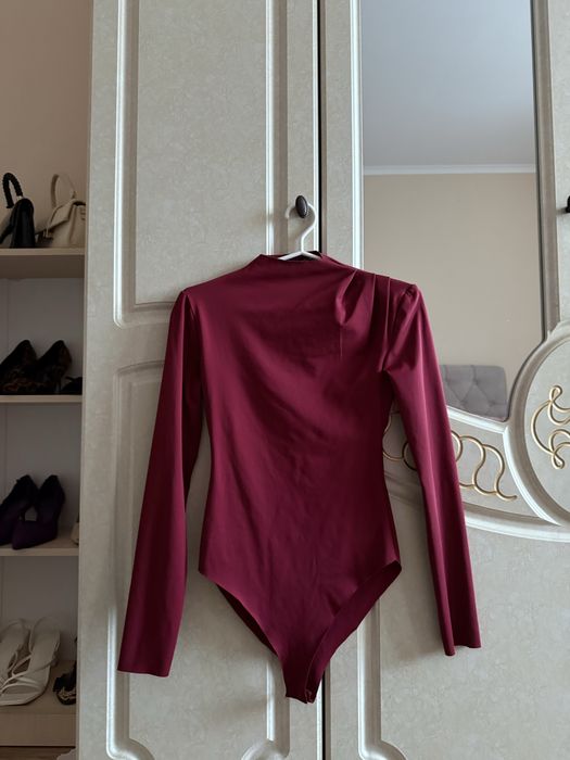 Боді Zara S декілька разів максимум одягала