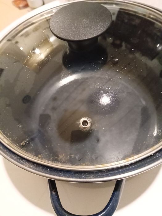 Panela   com tampa de vidro e caçarola
