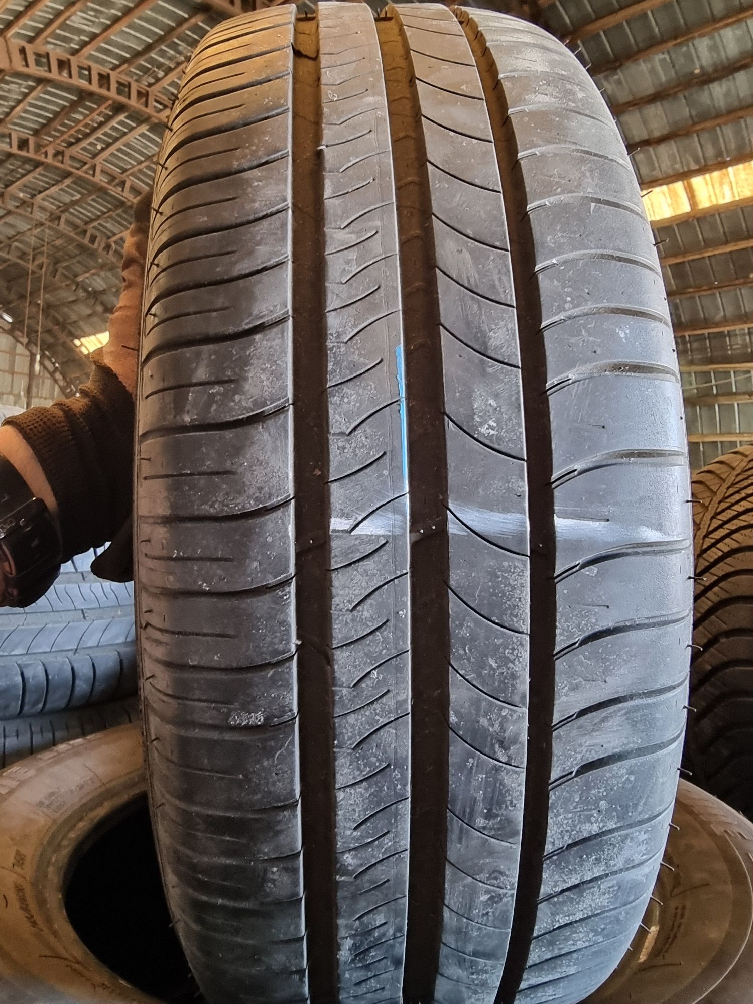 215/60 R16 Michelin