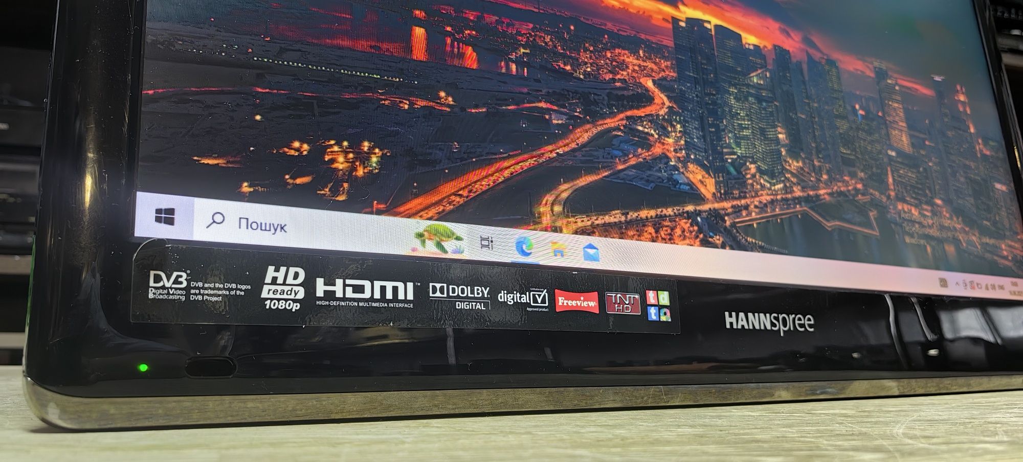 Телевізор HANNspree HSG1114
