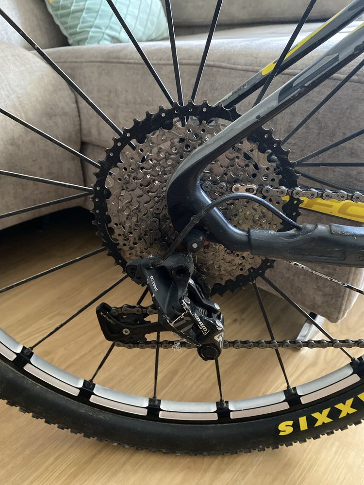 Bicicleta FOCUS raven 29 em carbono