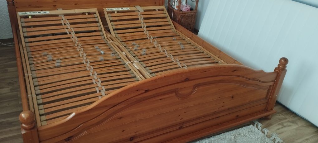 Łóżko sypialniane , nowe materace. Polecam