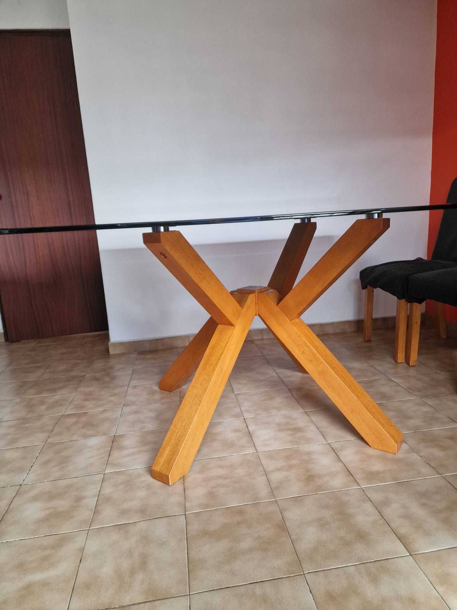 Mesa de Jantar 1.40 x 1.40 em vidro como nova