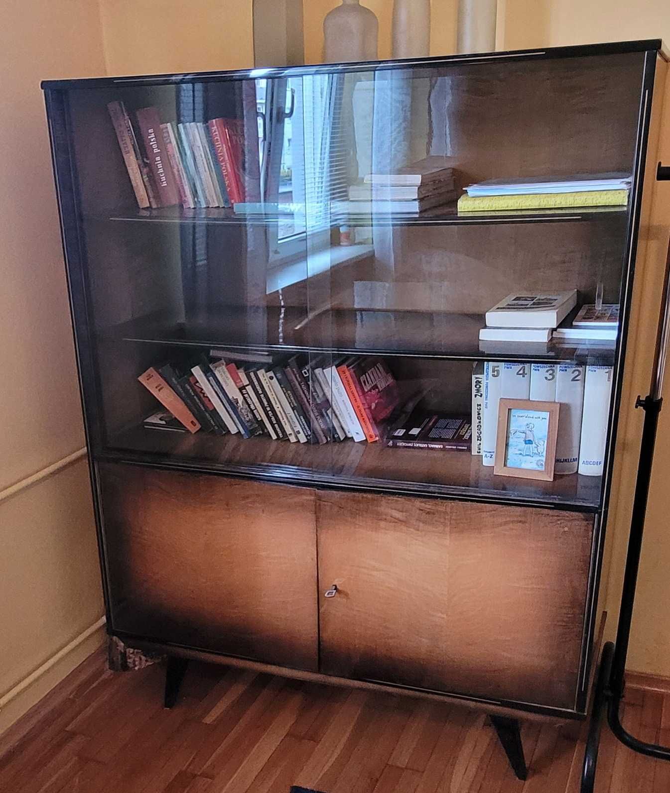 witryna / biblioteczka / szafka - PRL wysoki połysk - dobry stan