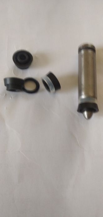 Uszczelka tłoczka lewarka podnośnika samochodowego 11mm