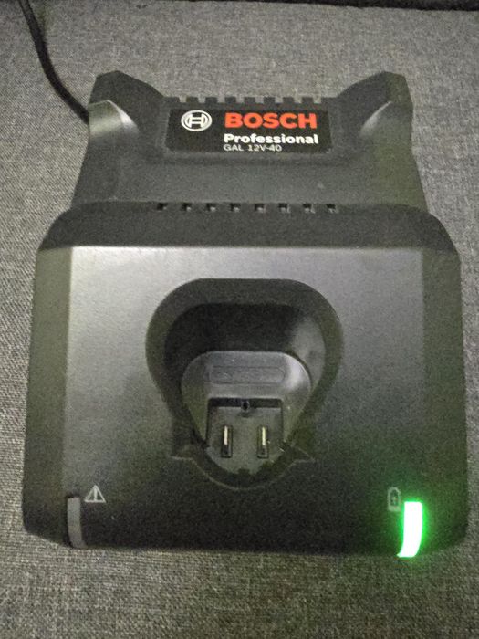 Ładowarka do akumulatorów GAL 12V-40 BOSCH