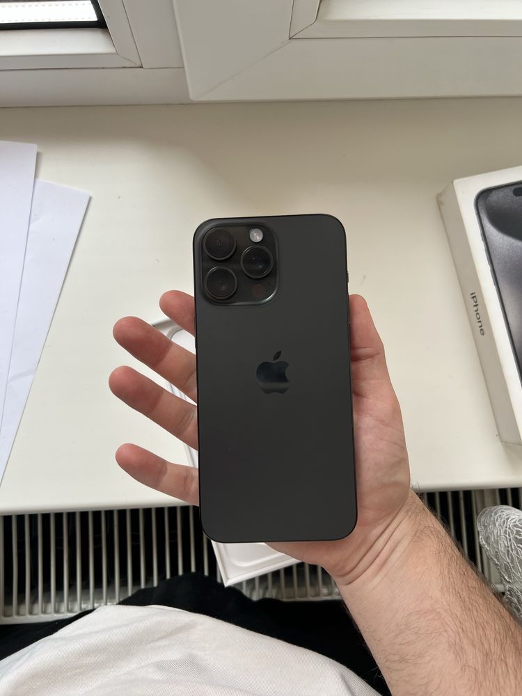 iPhone 15 Pro Max 256GB r-sim