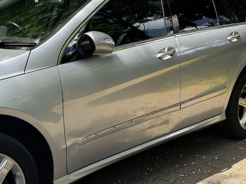 Anglik Mercedes R320 CDI