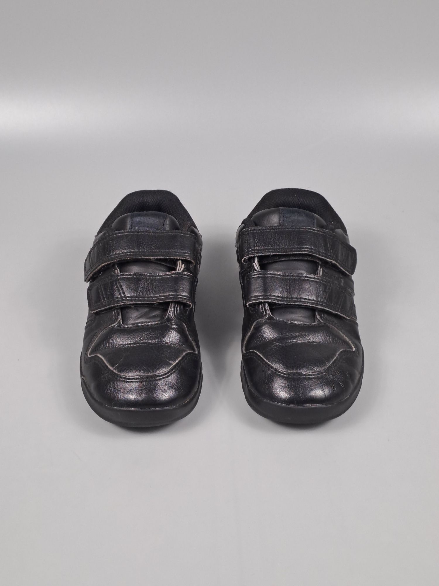 Кроссовки Adidas на липучках 25,5 размер (по стельке 15см)