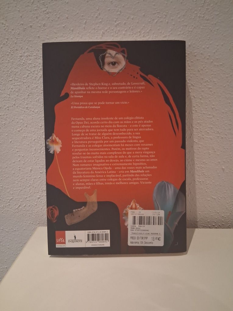 Livro Mandíbula de Mónica Odeja