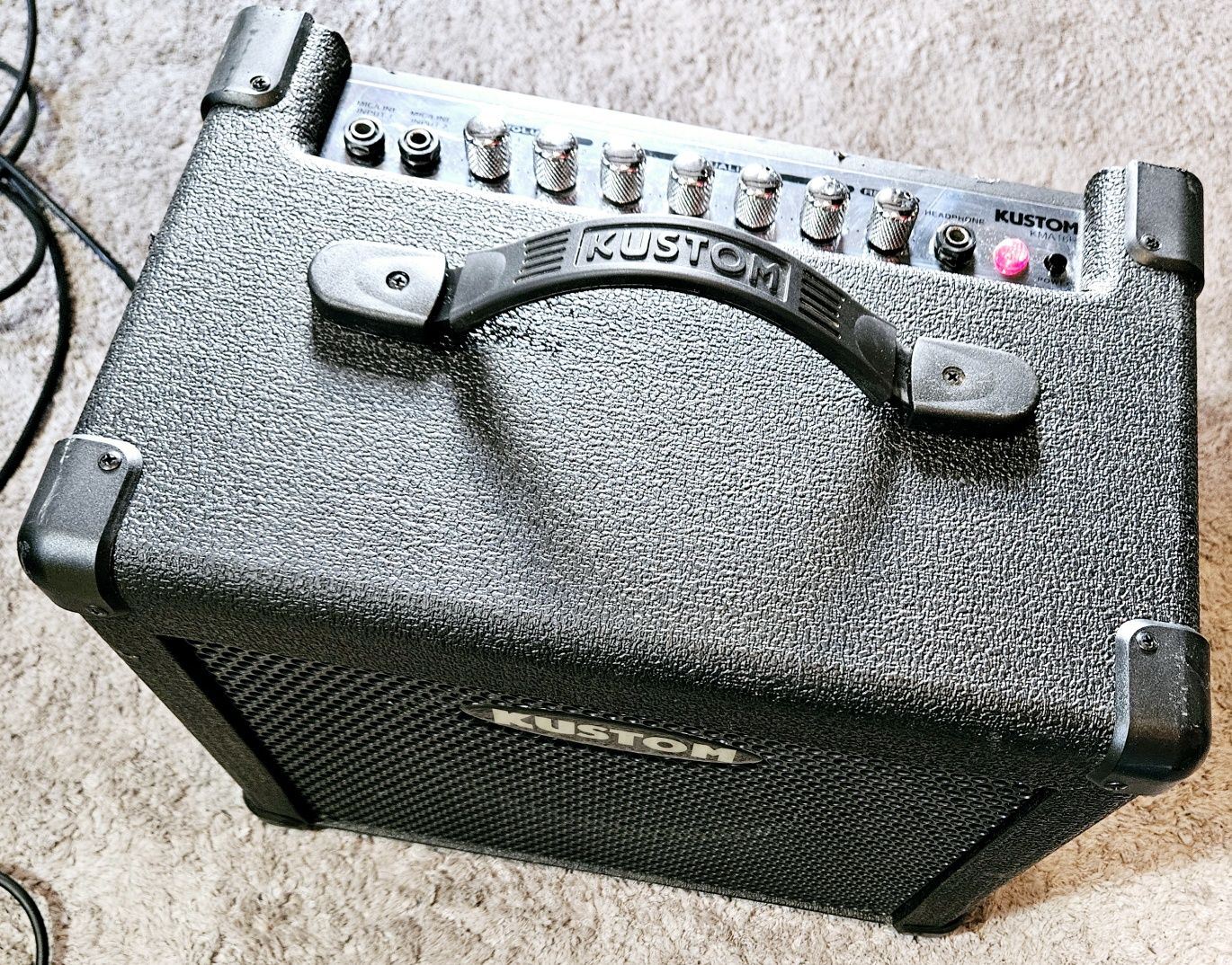 Wzmacniacz Kustom KMA16R do keyboardu, wokalu, perkusji elektronicznej