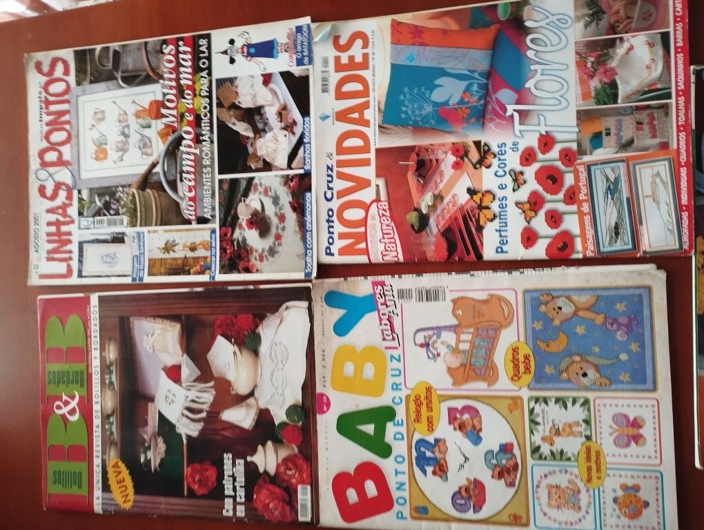 Livros de bordados e ponto de cruz