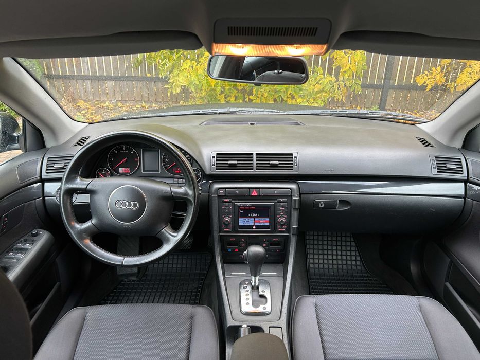 Audi A4 Piękna sztuka! S LINE V6 XENON duża NAVI 2xkolor ekran AUTOMAT