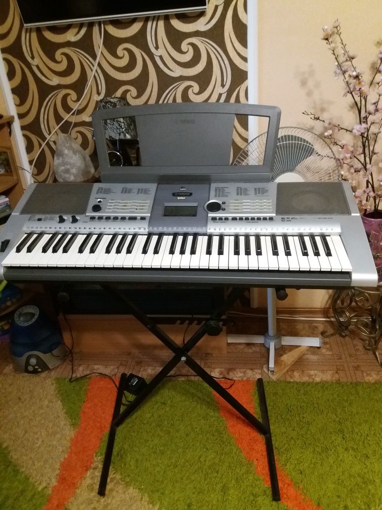 Yamaha PSR-E403 Синтезатор