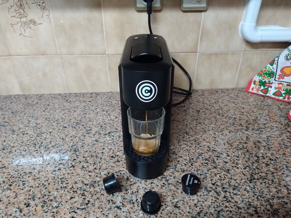Máquina de café Continente semi-nova casa quarto apartamento vivenda.