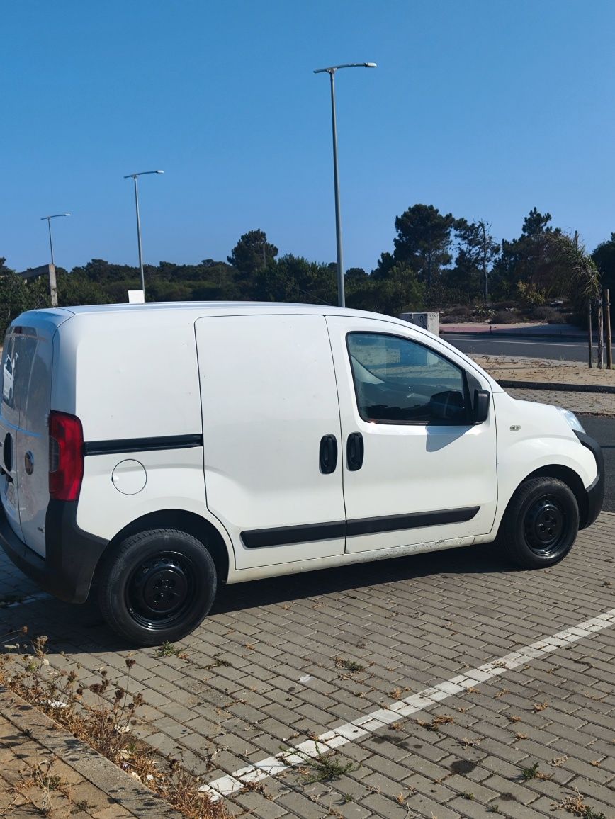 Fiat fiorino 2014
Diesel
A/c
Sensores estacionamento 
Revisão feita
Pr