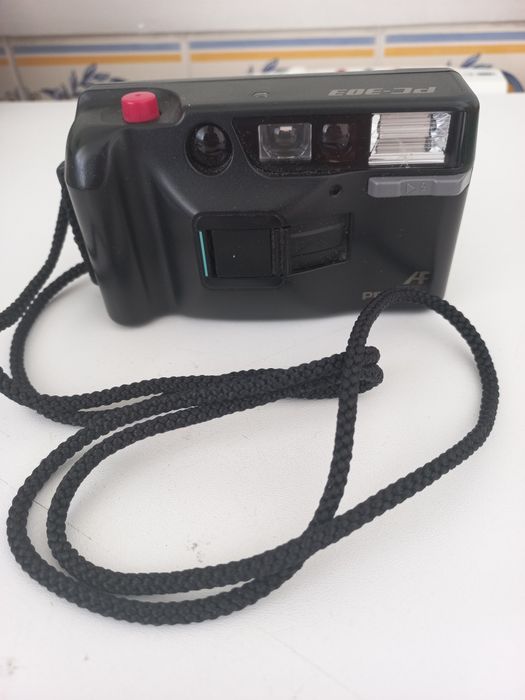 Máquina fotográfica de rolo Pentax PC303