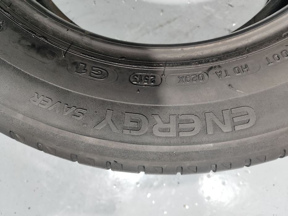 2 pneus semi novos 195-65R15 Michelin 91T - Oferta dos Portes