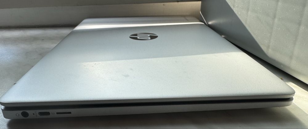 Sprzedam nowego HP Chromebook 15 laptopa