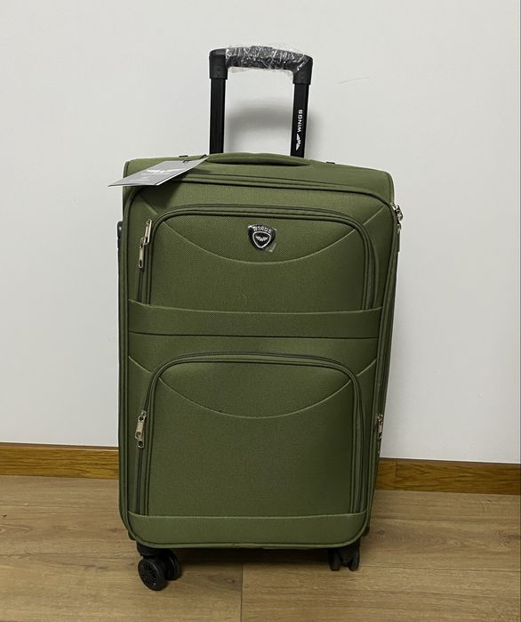 валіза чемодан від польського виробника на чотирьох колесах Wings