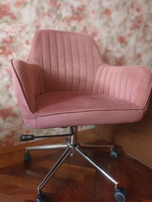 Крісло в чудовому стані