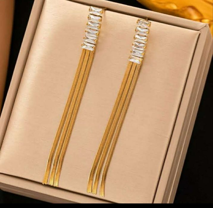 Eleganckie długie kolczyki leciutkie łańcuszki żmijki stal