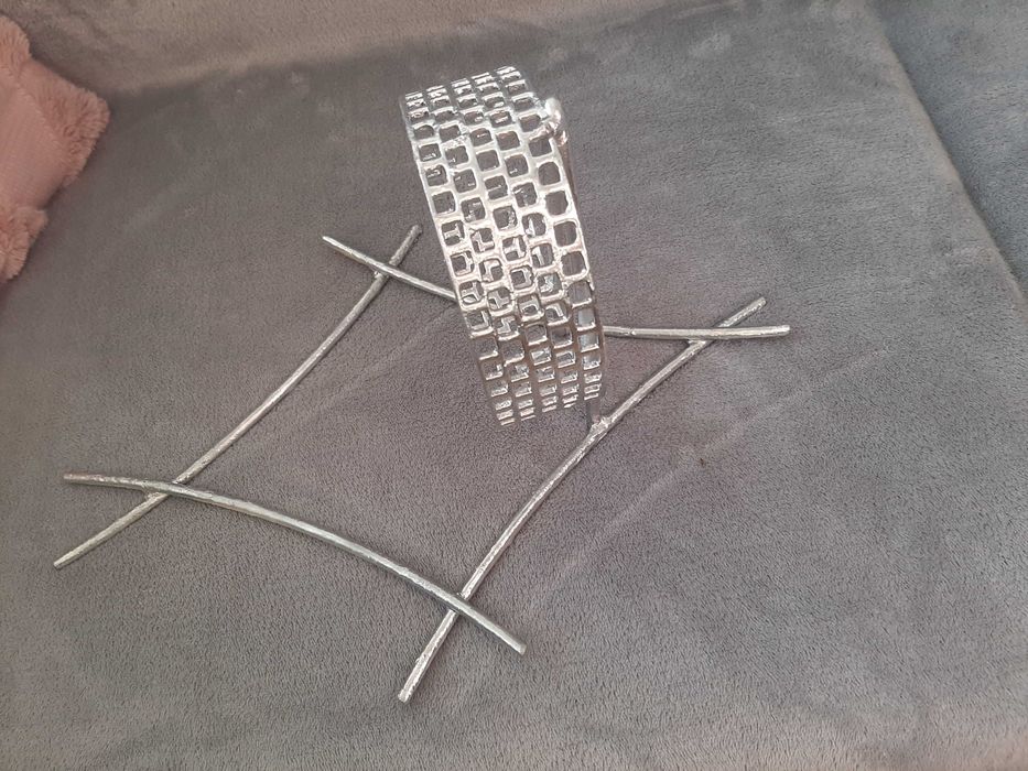 Kwietnik na ścianę