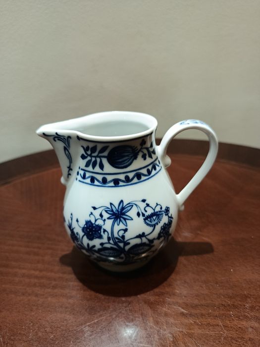 Śliczny stary mlecznik porcelana Kahla