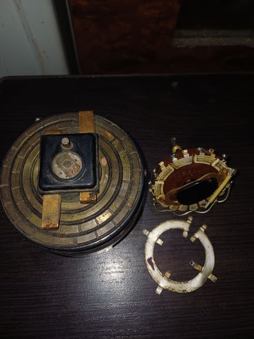 Переключатели точек 2шт,бу.