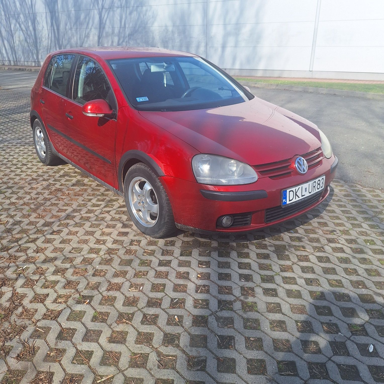 witam mam do sprzedania golfa v lub zamienię