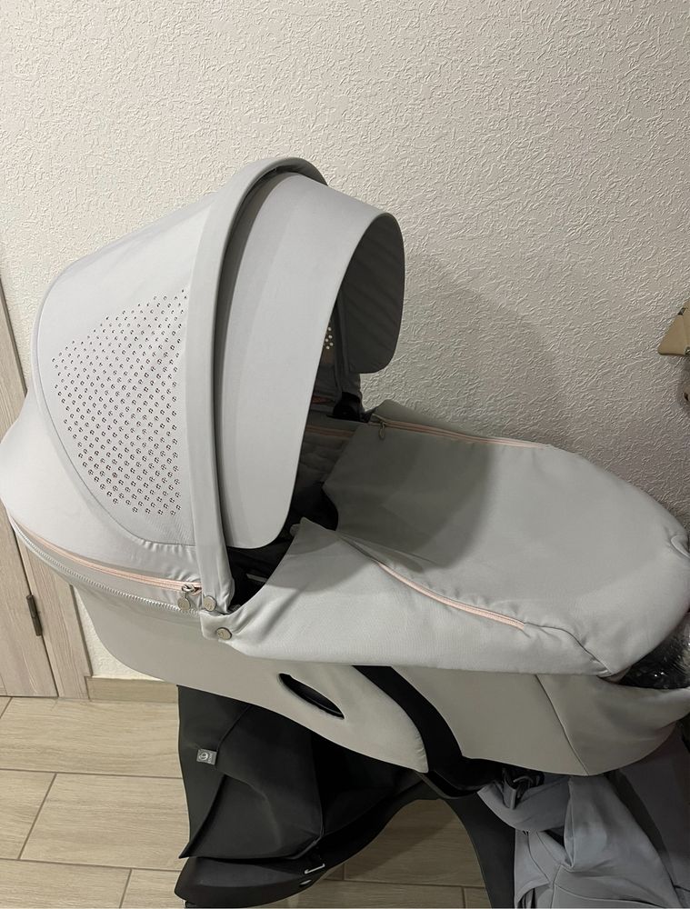 Коляска Stokke V6