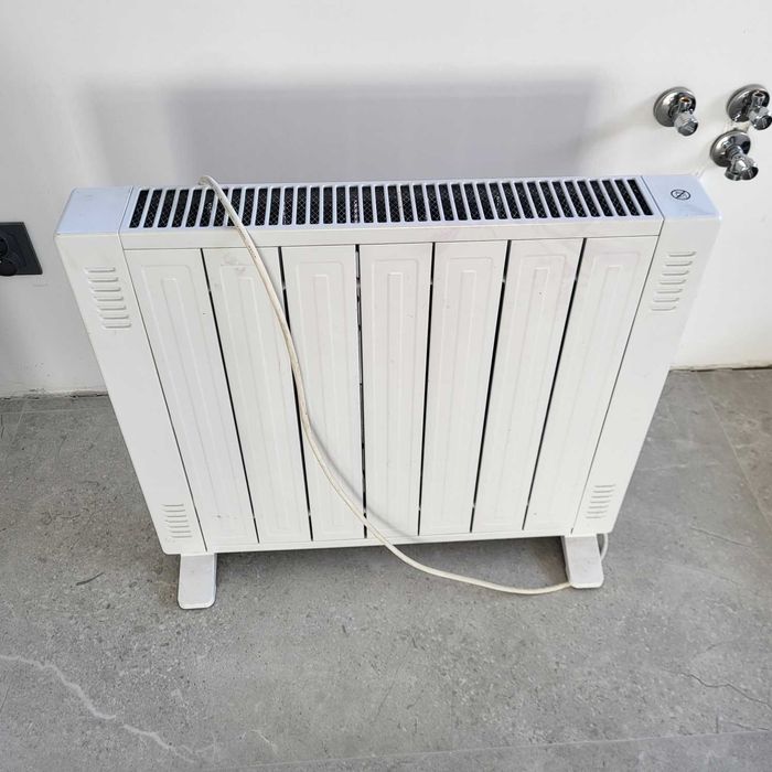Grzejnik elektryczny Konwektorowy Yoer 2000W +Timer Pilot