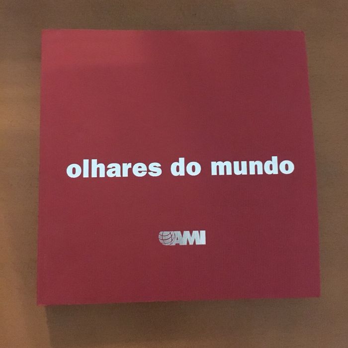 Livro Olhares do Mundo - AMI