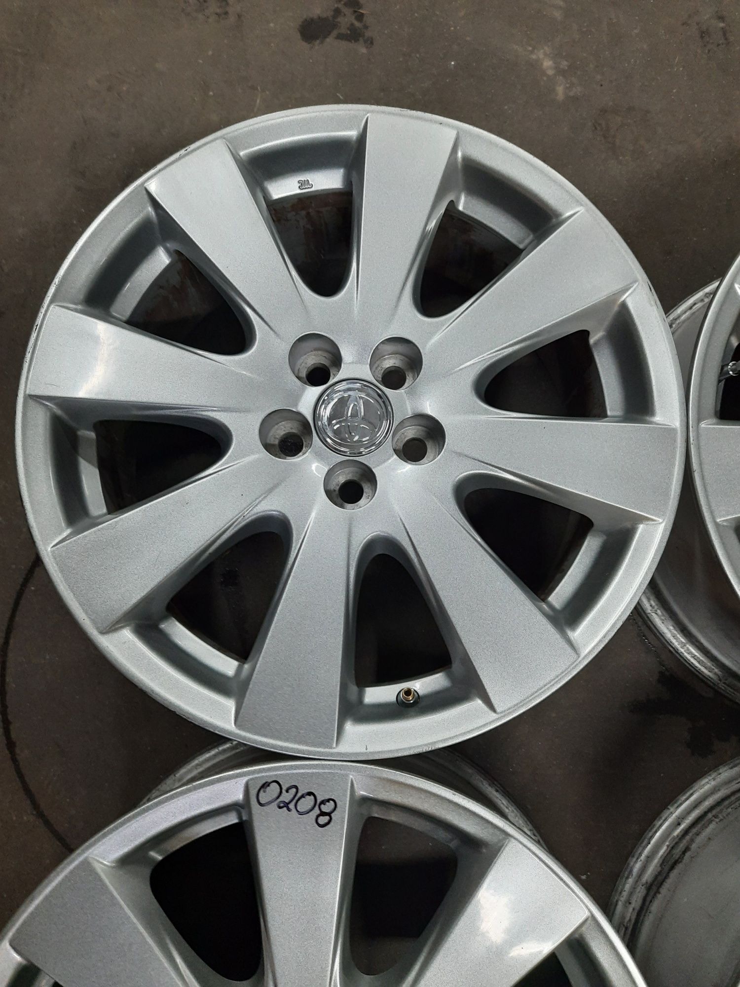 (0208) Felgi 17" 5x100 ET 45 7j - Toyota