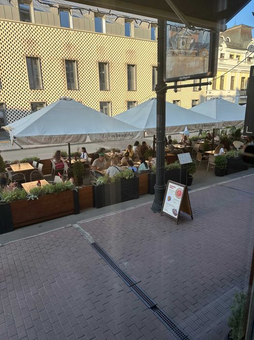 Продаю літнє огородження з тумбами, 16 шт., підсвітка та розетка.