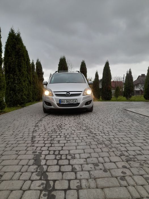 Opel  Zafira b 1.7 2010