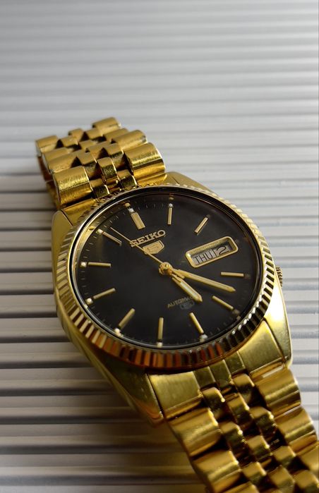 Seiko Black Dial Gold Watch | Годинник