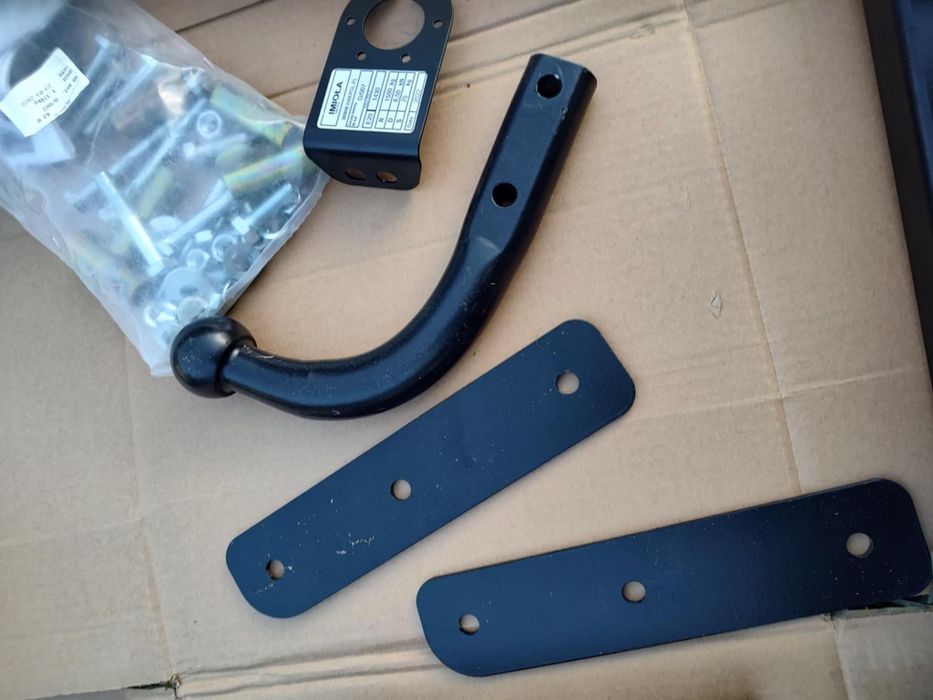 Hak z kompletem mocowań do Astra 2 hatchback nowy