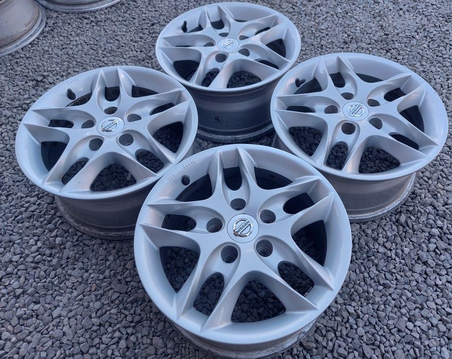 5 114,3 R15 Nissan X trail Maxima  Renault Megan  Scenic