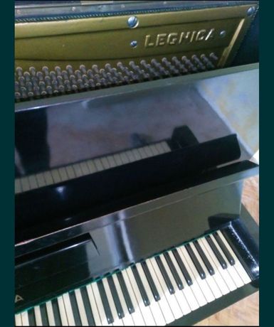 Pianino Legnica czarne śliczne