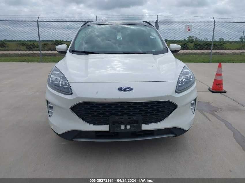 Ford Escape Titanium Hybrid 2021
