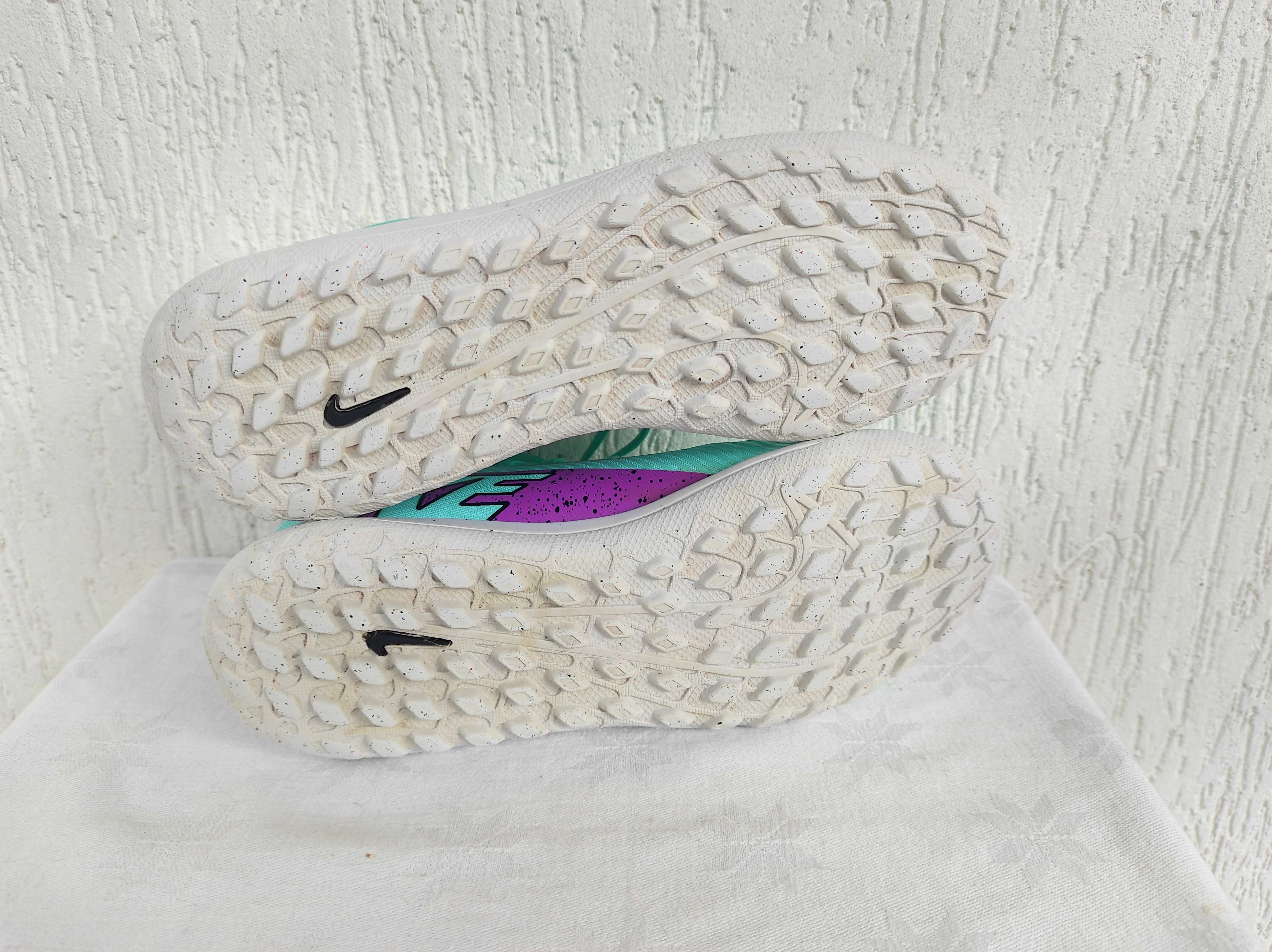 Футзалки сороконожки Nike mercurial р.32
