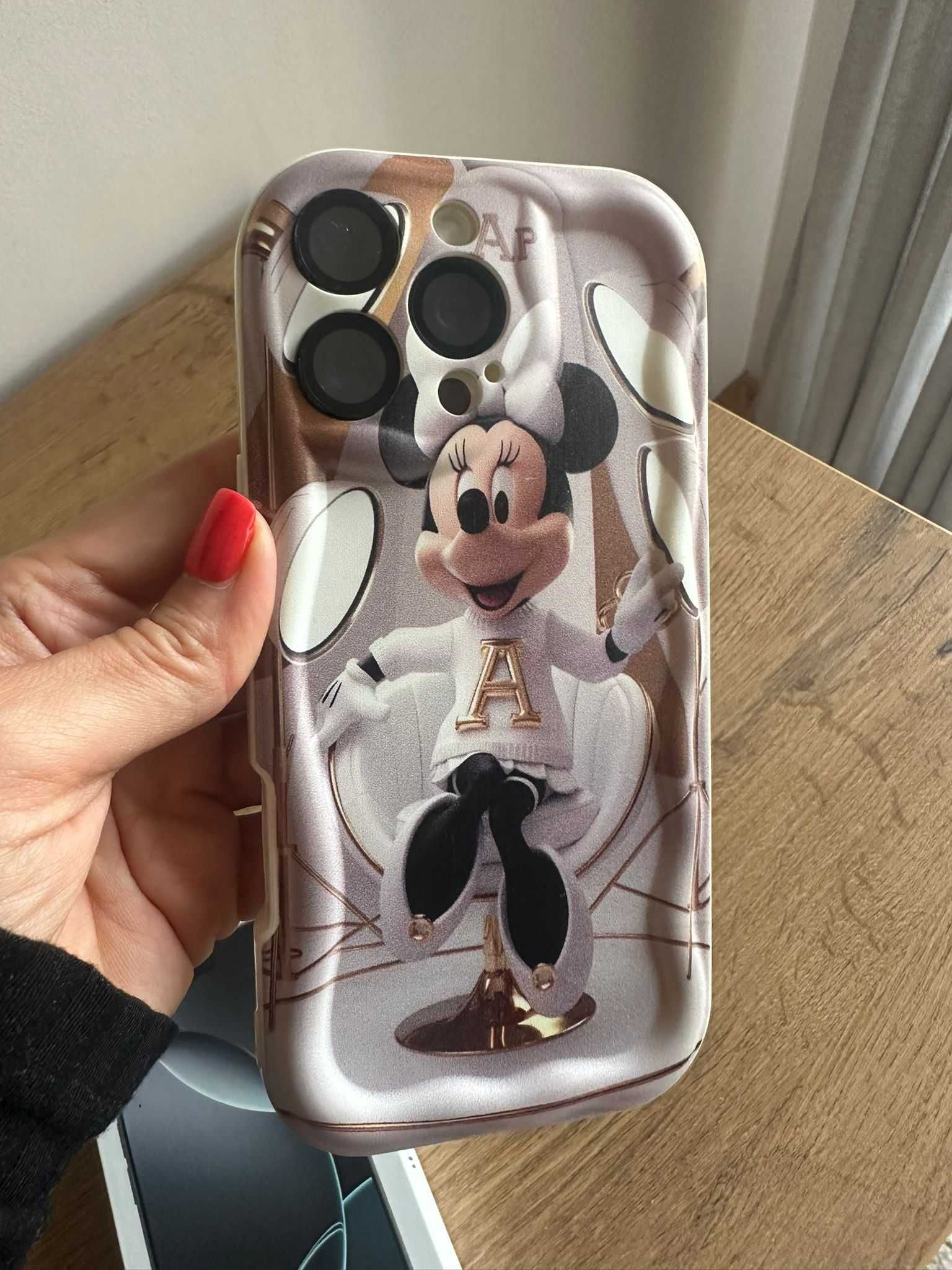 iPhone 16 pro max na gwarancji  kolor biały plus etui