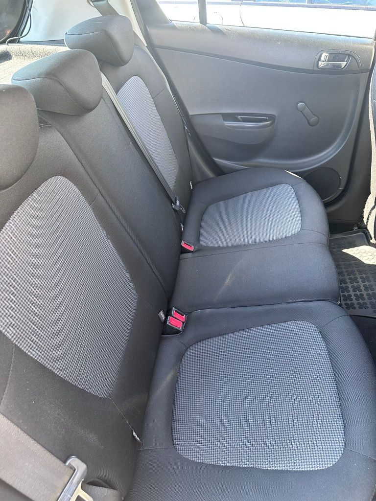 Hyundai i20, stan bardzo dobry, płaczę że sprzedaję