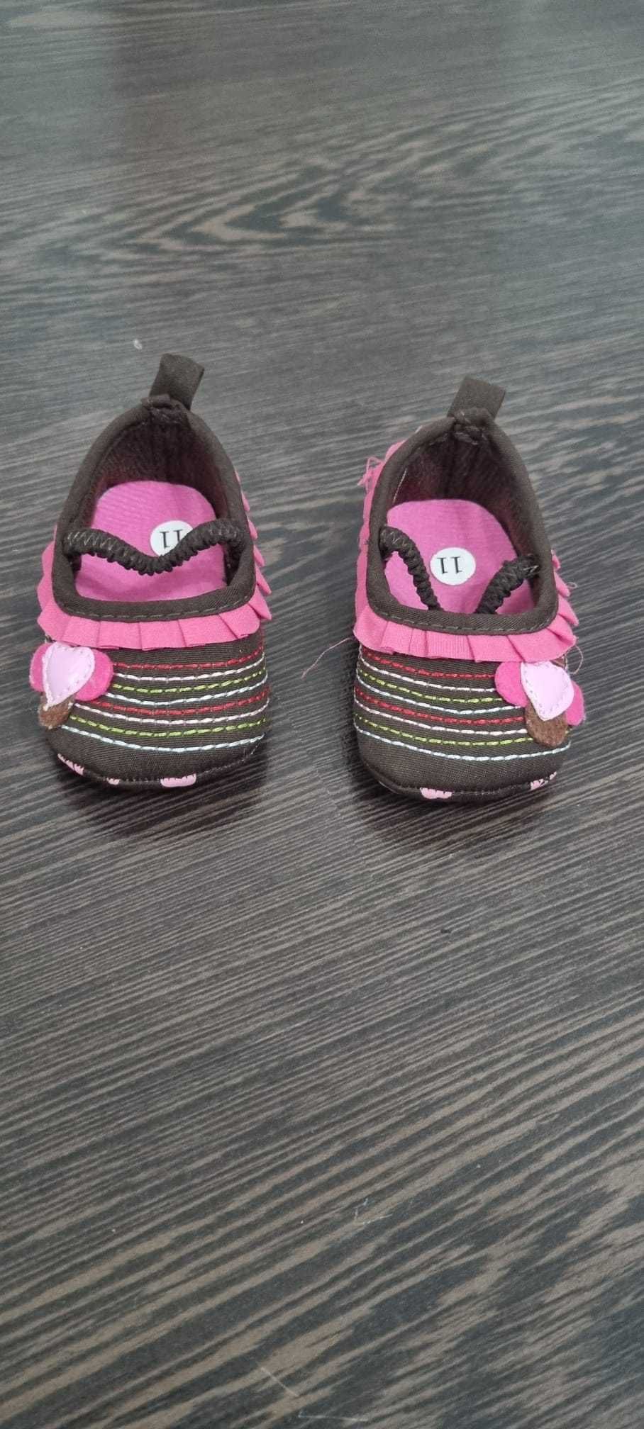 Sapatos  bebé menina em pano com tamanho 11 + oferta dos portes