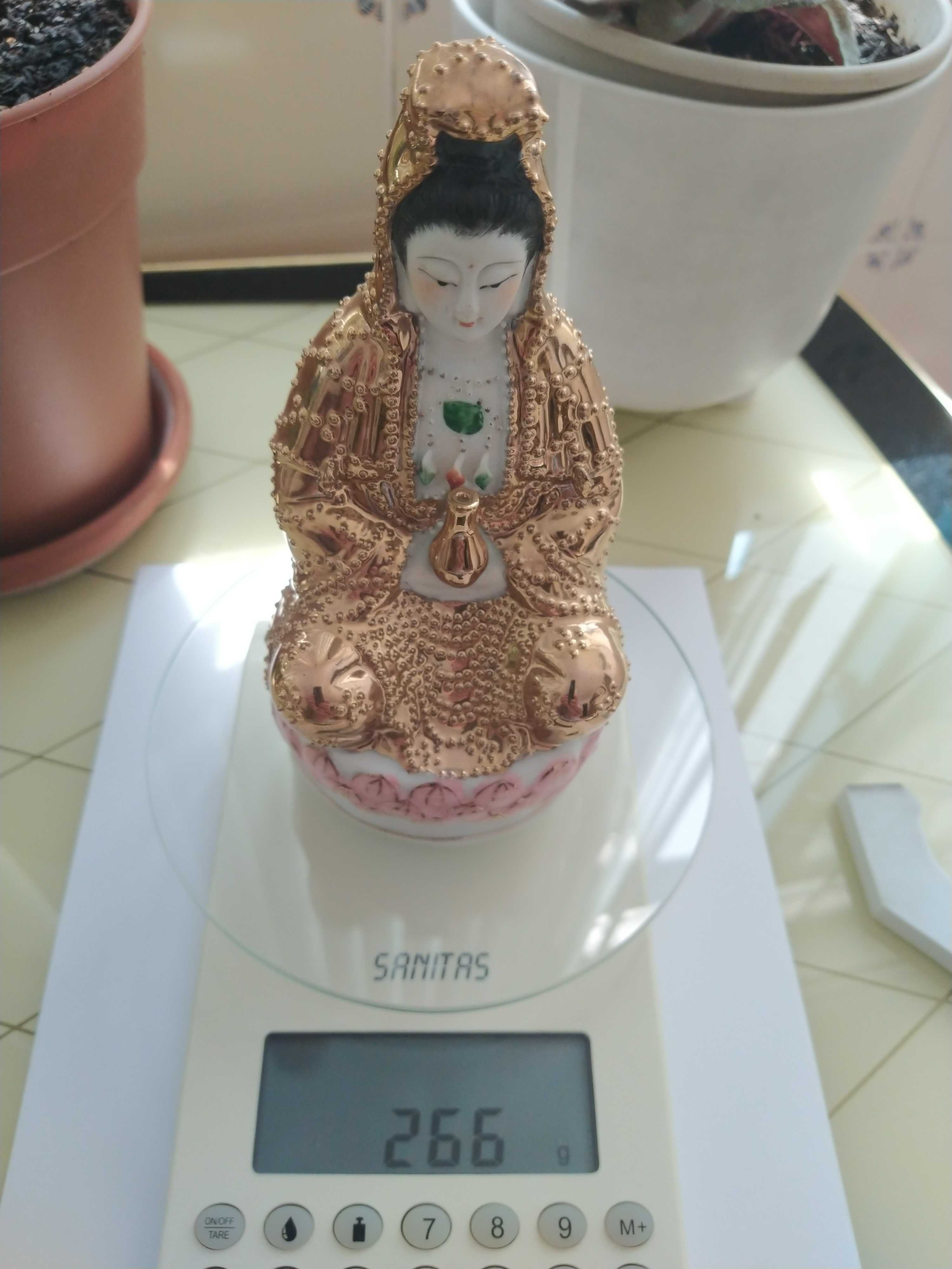 Guan Yin antiga em porcelana chinesa