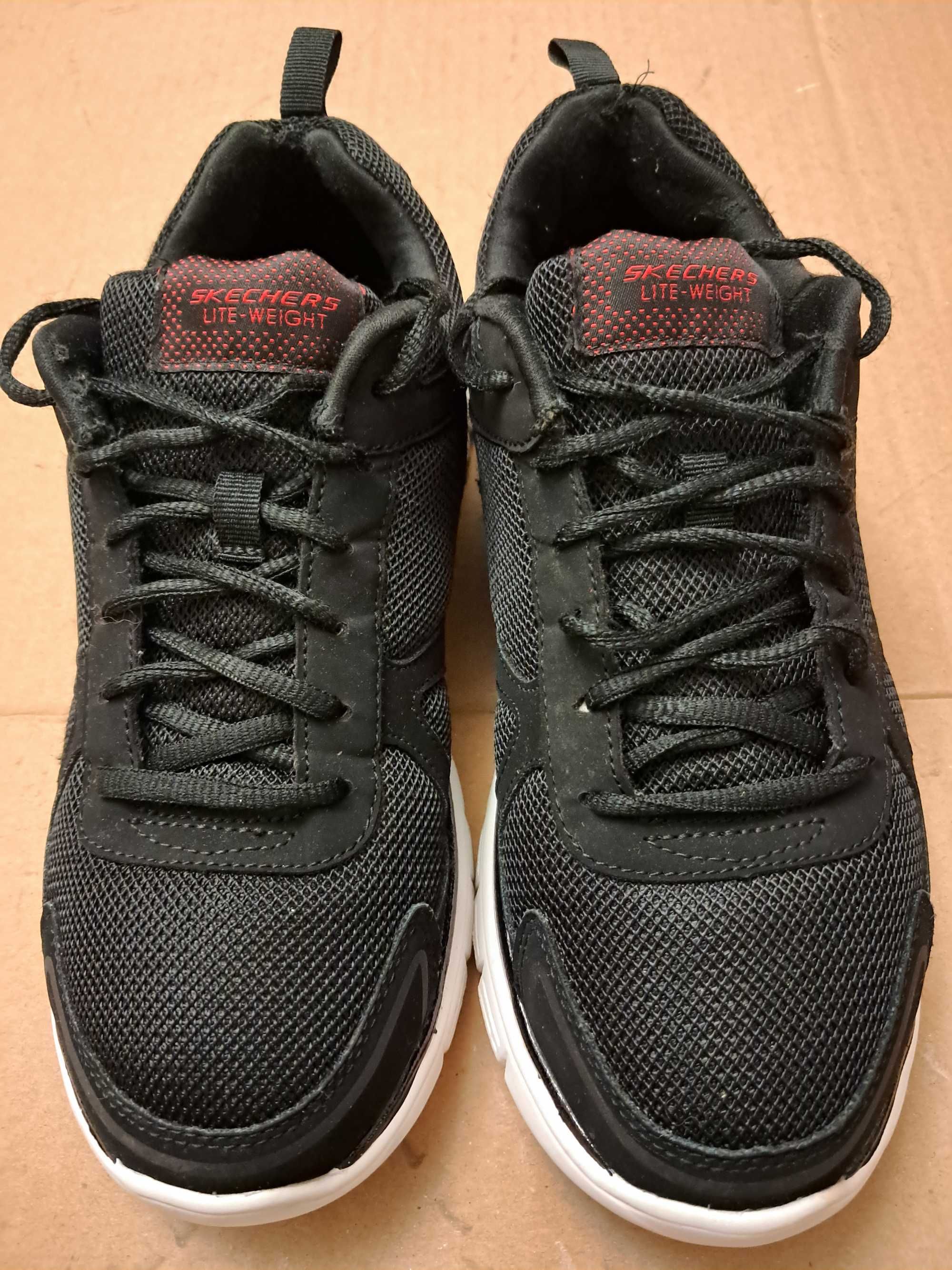 Кроссовки Skechers оригинал размер 41 стелька 27см